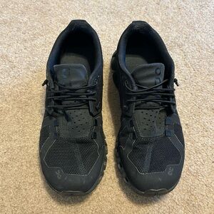 Black On cloud 5 tennis shoes
